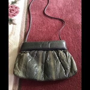 Femenina Snakeskin handbag long strap great shape